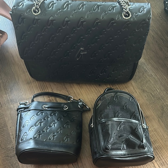 Black Luxury Shoulder Bag with Monogram Design Bundle - Picture 4 of 5